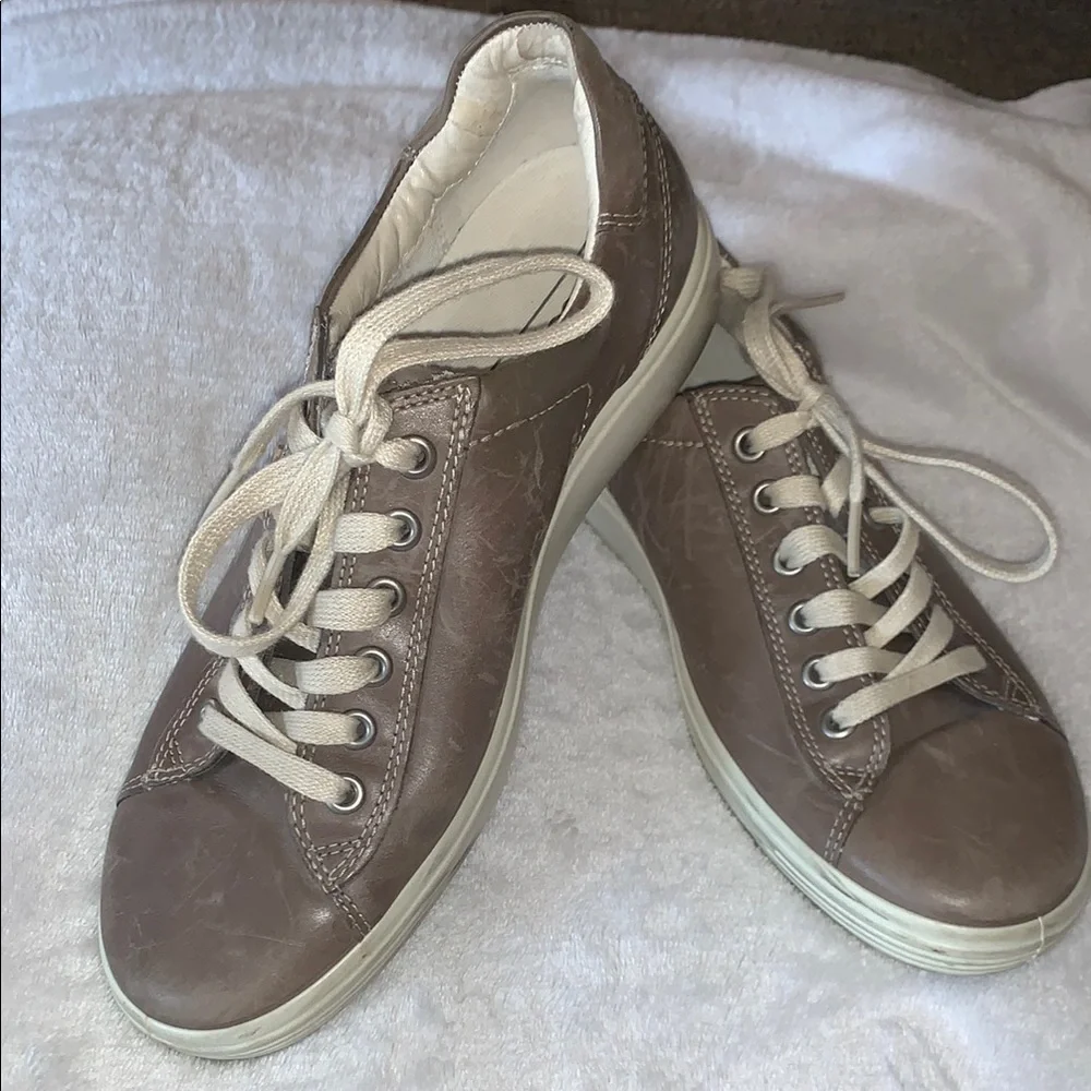 Gently Loved Men's Brown / Tan Leather Sneakers by Ecco Danish Design